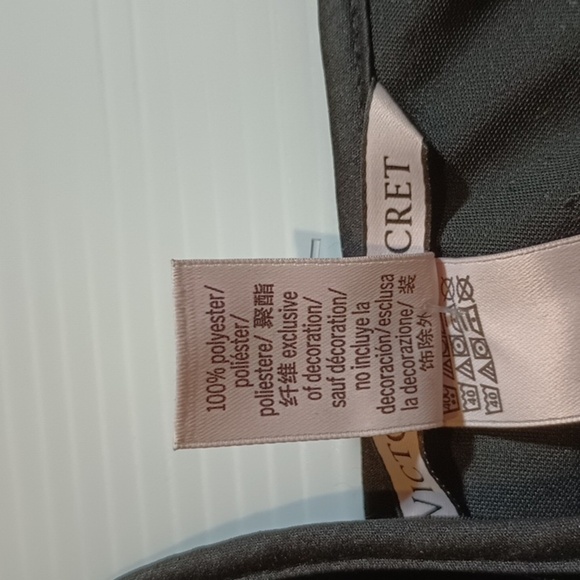 Victoria's Secret Black Velvet Ruffle Spaghetti Strap Cami A22 - Picture 3 of 6